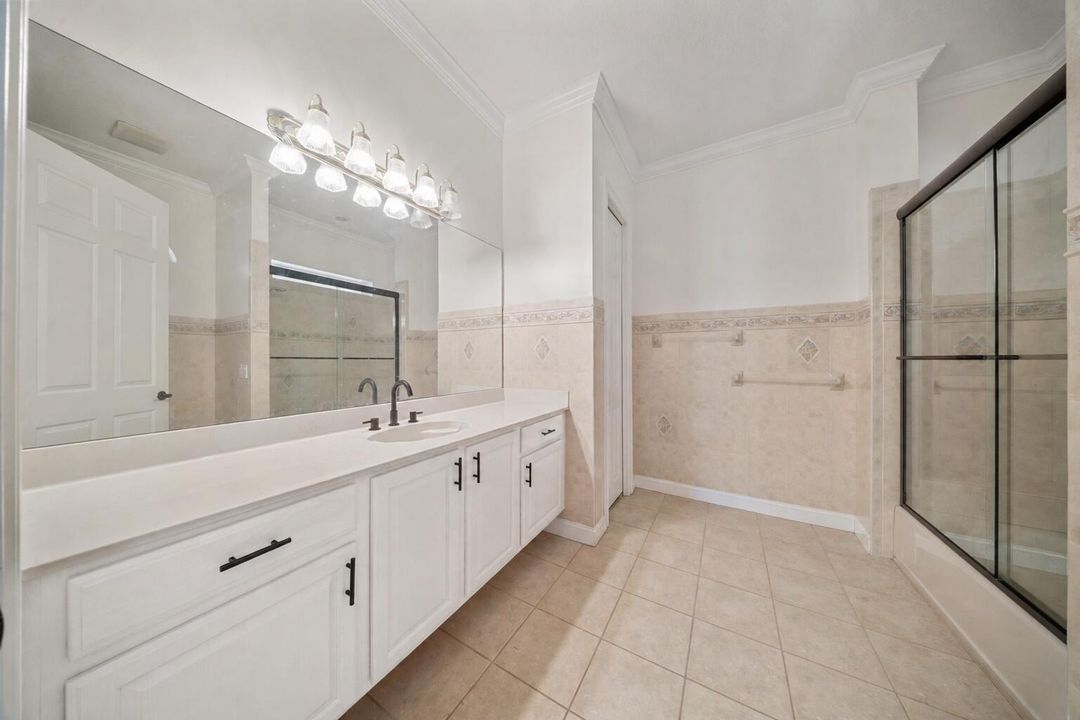 Full Guest Bathroom