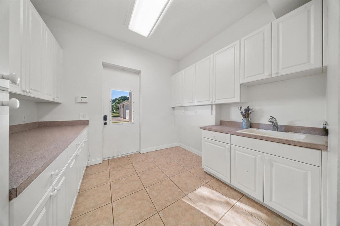 Laundry Room - Floor 1