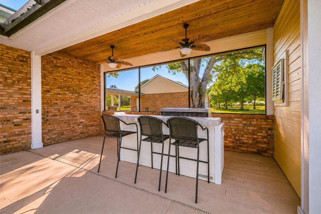 Outdoor Kitchen