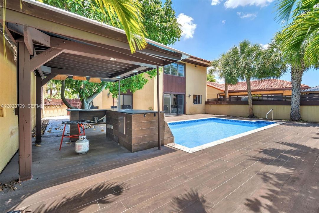 For Sale: $650,000 (3 beds, 2 baths, 2149 Square Feet)