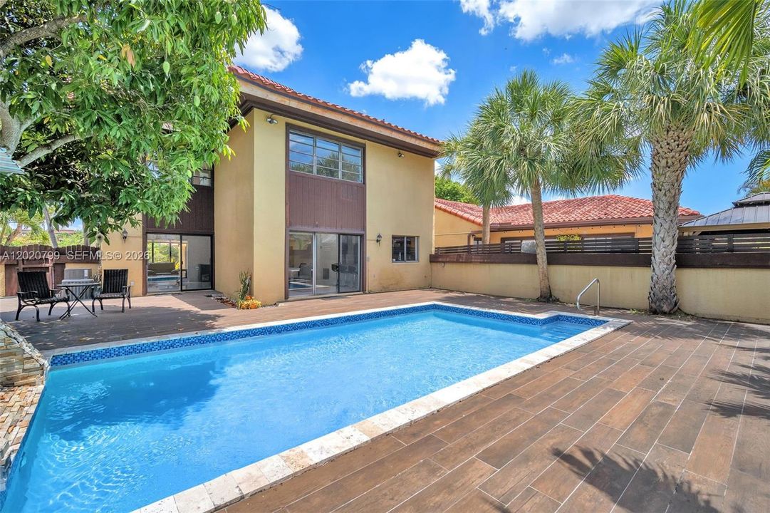 For Sale: $650,000 (3 beds, 2 baths, 2149 Square Feet)