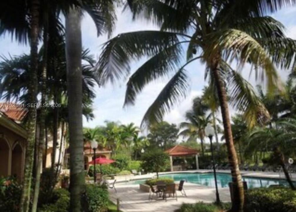 For Rent: $2,250 (3 beds, 2 baths, 1300 Square Feet)