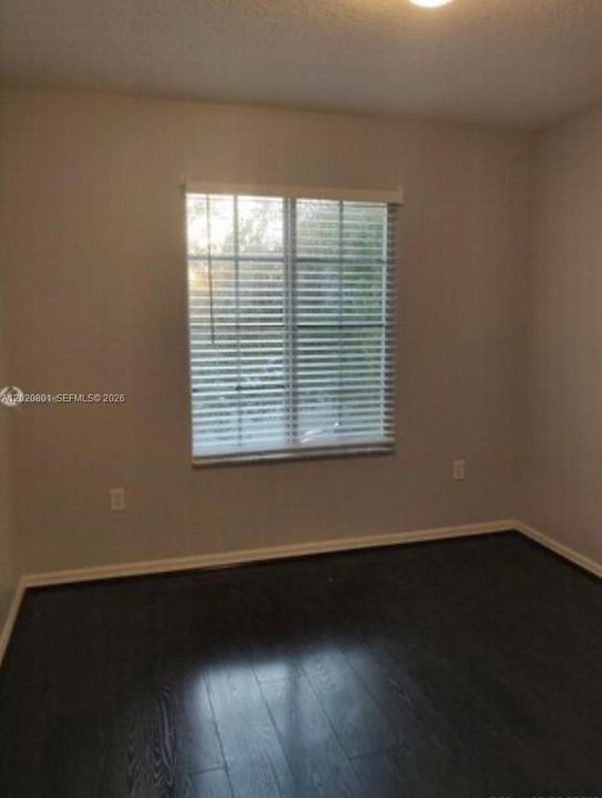 For Rent: $2,250 (3 beds, 2 baths, 1300 Square Feet)