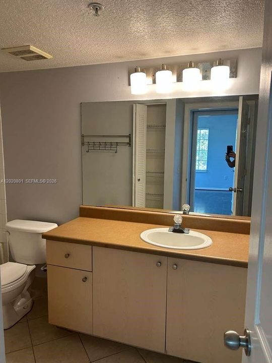 For Rent: $2,250 (3 beds, 2 baths, 1300 Square Feet)