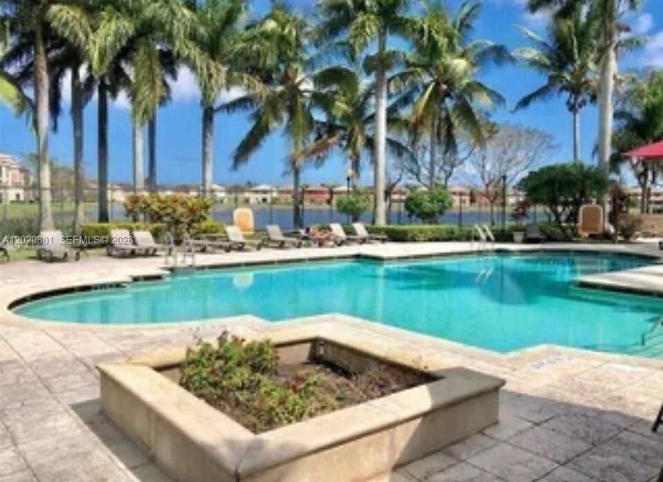 For Rent: $2,250 (3 beds, 2 baths, 1300 Square Feet)