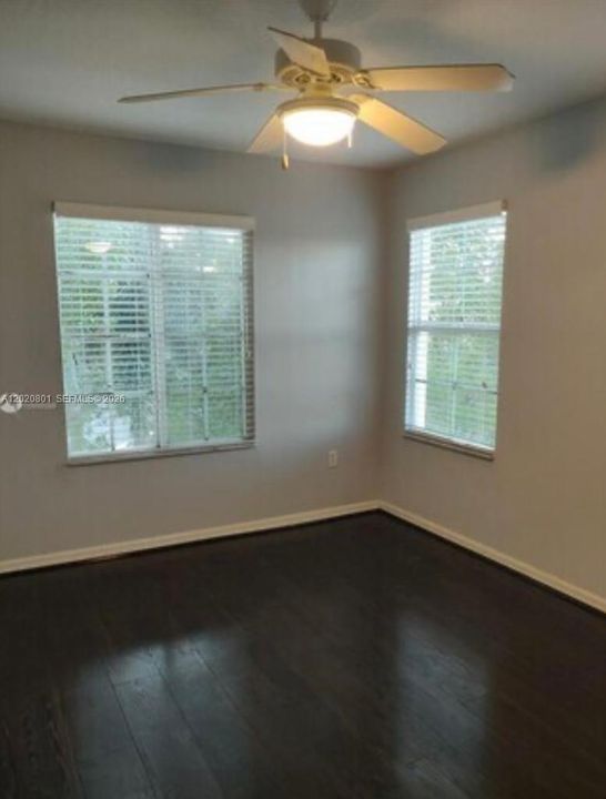 For Rent: $2,250 (3 beds, 2 baths, 1300 Square Feet)