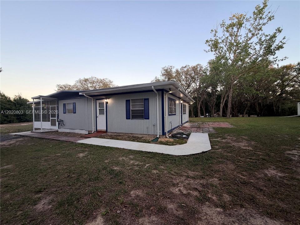 En Venta: $225,000 (4 camas, 2 baños, 1849 Pies cuadrados)