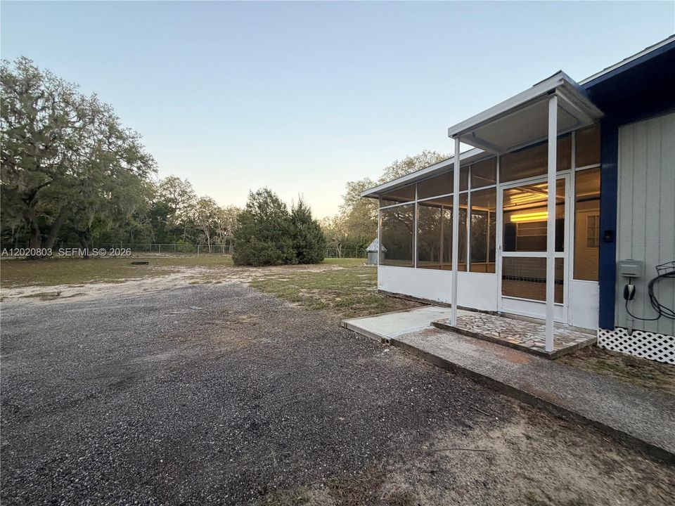 En Venta: $225,000 (4 camas, 2 baños, 1849 Pies cuadrados)