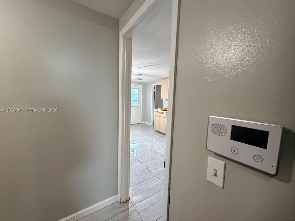 En Venta: $225,000 (4 camas, 2 baños, 1849 Pies cuadrados)