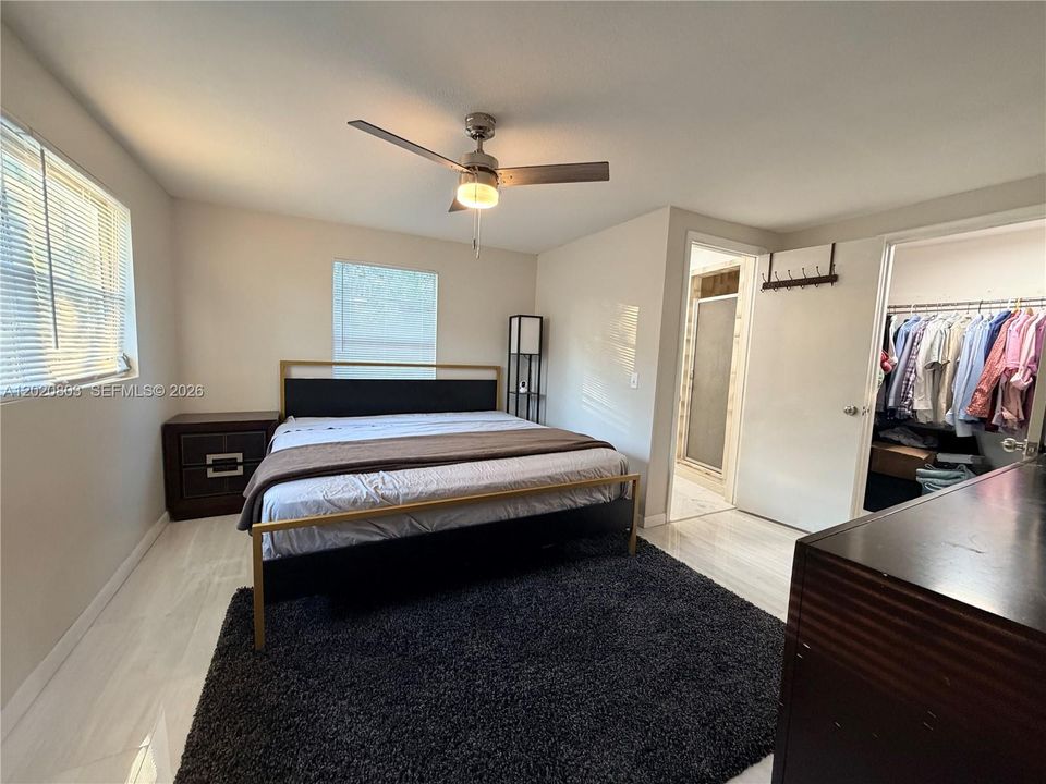 En Venta: $225,000 (4 camas, 2 baños, 1849 Pies cuadrados)