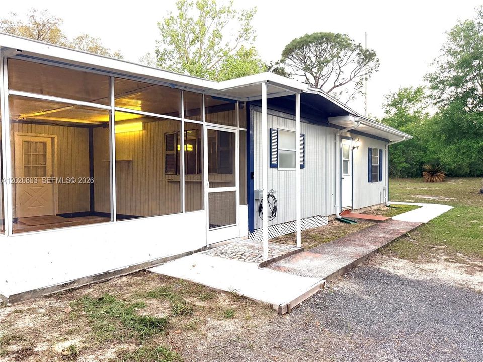 En Venta: $225,000 (4 camas, 2 baños, 1849 Pies cuadrados)