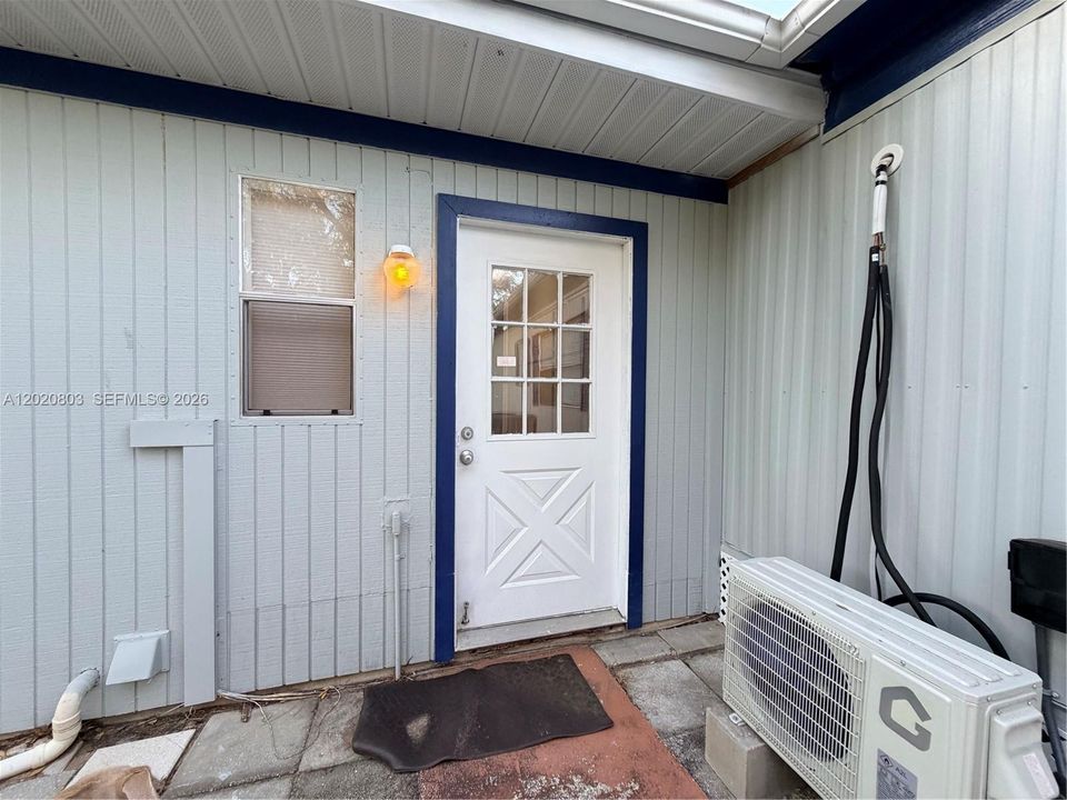 En Venta: $225,000 (4 camas, 2 baños, 1849 Pies cuadrados)