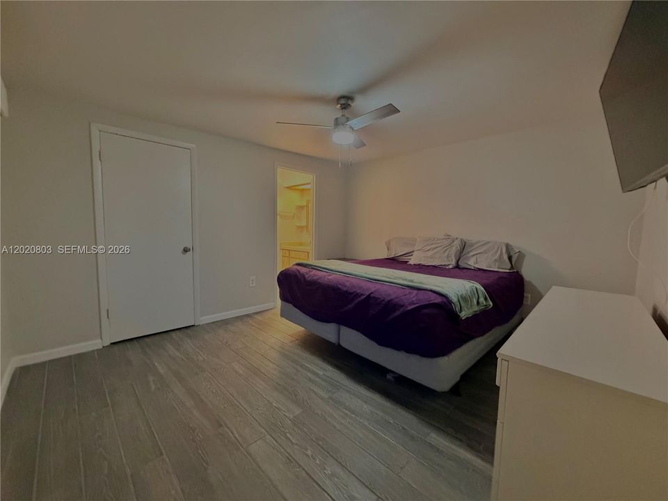 En Venta: $225,000 (4 camas, 2 baños, 1849 Pies cuadrados)
