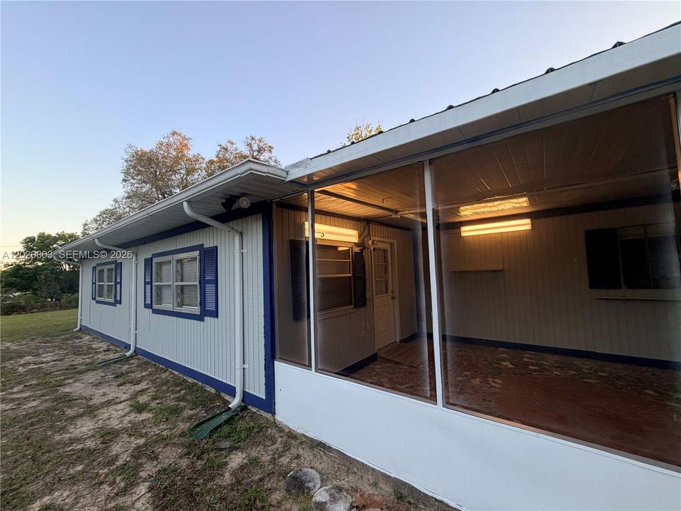 En Venta: $225,000 (4 camas, 2 baños, 1849 Pies cuadrados)