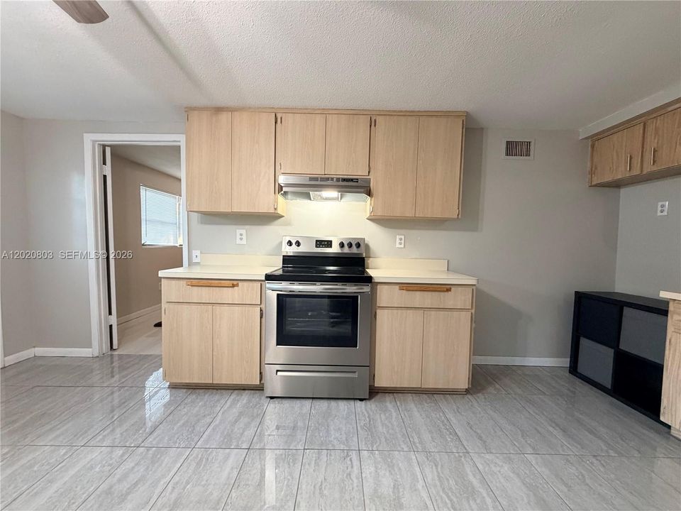 En Venta: $225,000 (4 camas, 2 baños, 1849 Pies cuadrados)