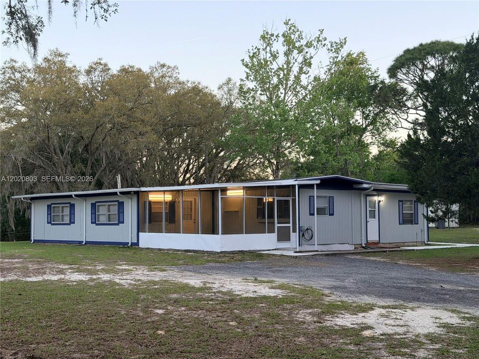 En Venta: $225,000 (4 camas, 2 baños, 1849 Pies cuadrados)