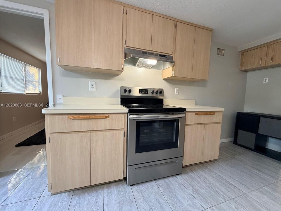En Venta: $225,000 (4 camas, 2 baños, 1849 Pies cuadrados)