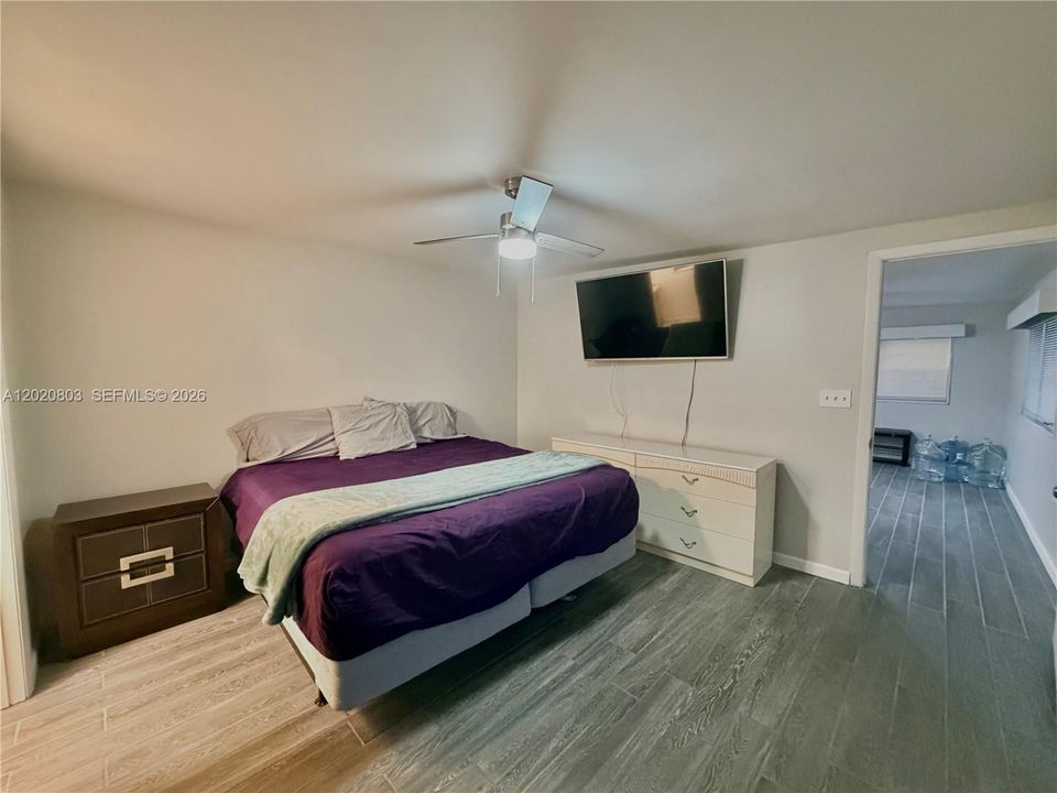 En Venta: $225,000 (4 camas, 2 baños, 1849 Pies cuadrados)
