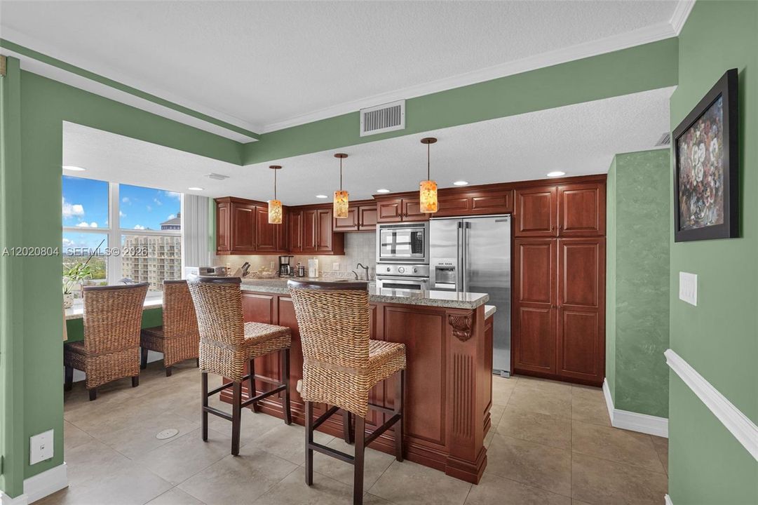 For Sale: $795,000 (2 beds, 2 baths, 1497 Square Feet)