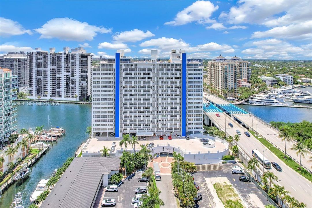 For Sale: $795,000 (2 beds, 2 baths, 1497 Square Feet)