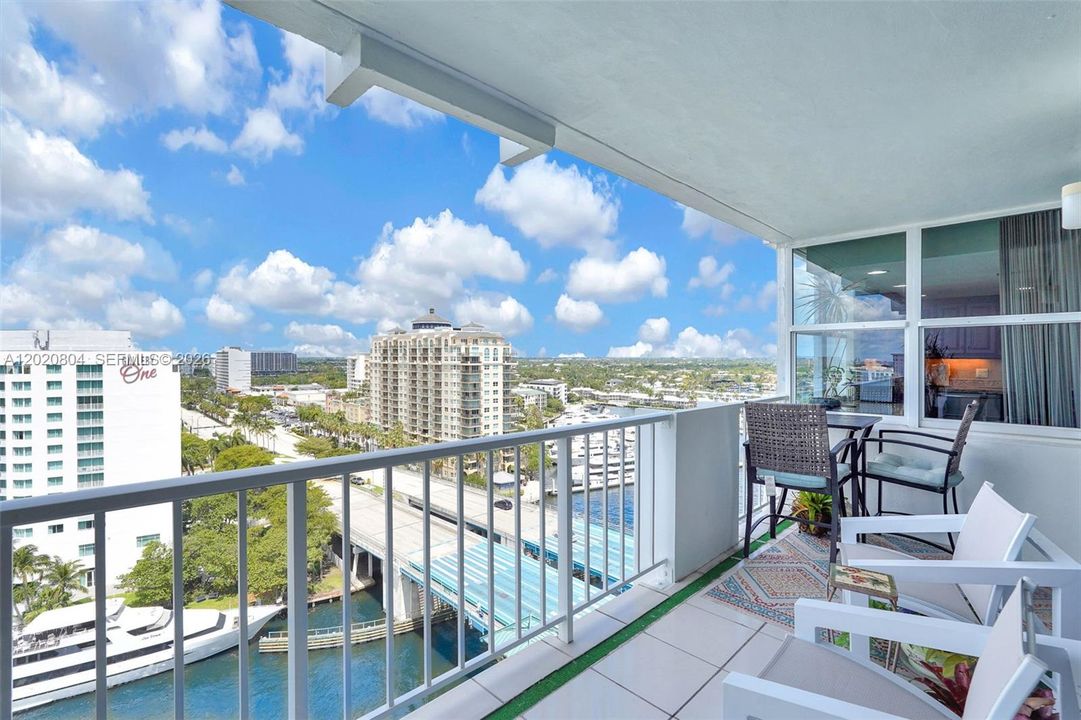 For Sale: $795,000 (2 beds, 2 baths, 1497 Square Feet)