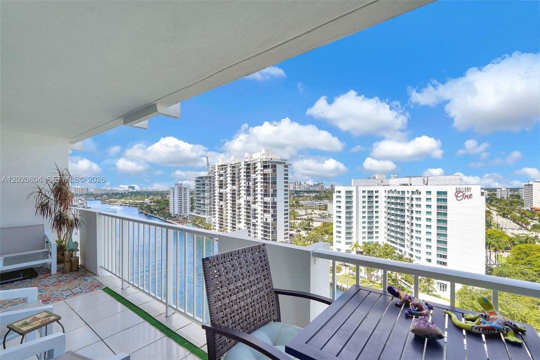 For Sale: $795,000 (2 beds, 2 baths, 1497 Square Feet)