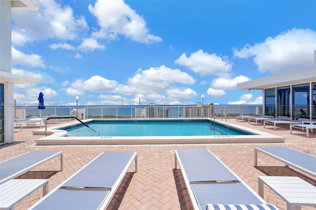 For Sale: $795,000 (2 beds, 2 baths, 1497 Square Feet)