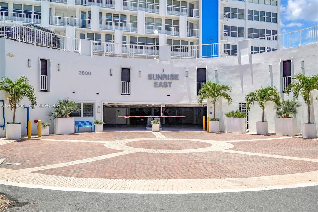 For Sale: $795,000 (2 beds, 2 baths, 1497 Square Feet)