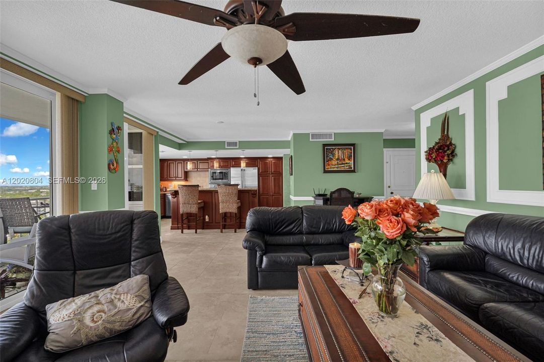 For Sale: $795,000 (2 beds, 2 baths, 1497 Square Feet)