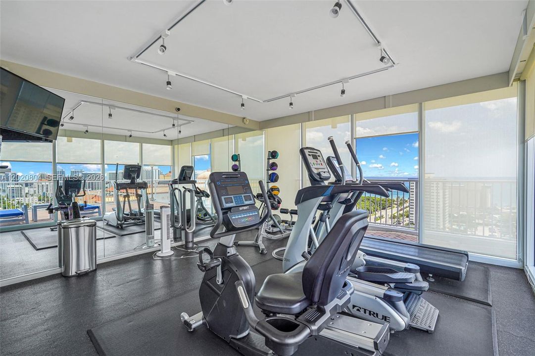 For Sale: $795,000 (2 beds, 2 baths, 1497 Square Feet)