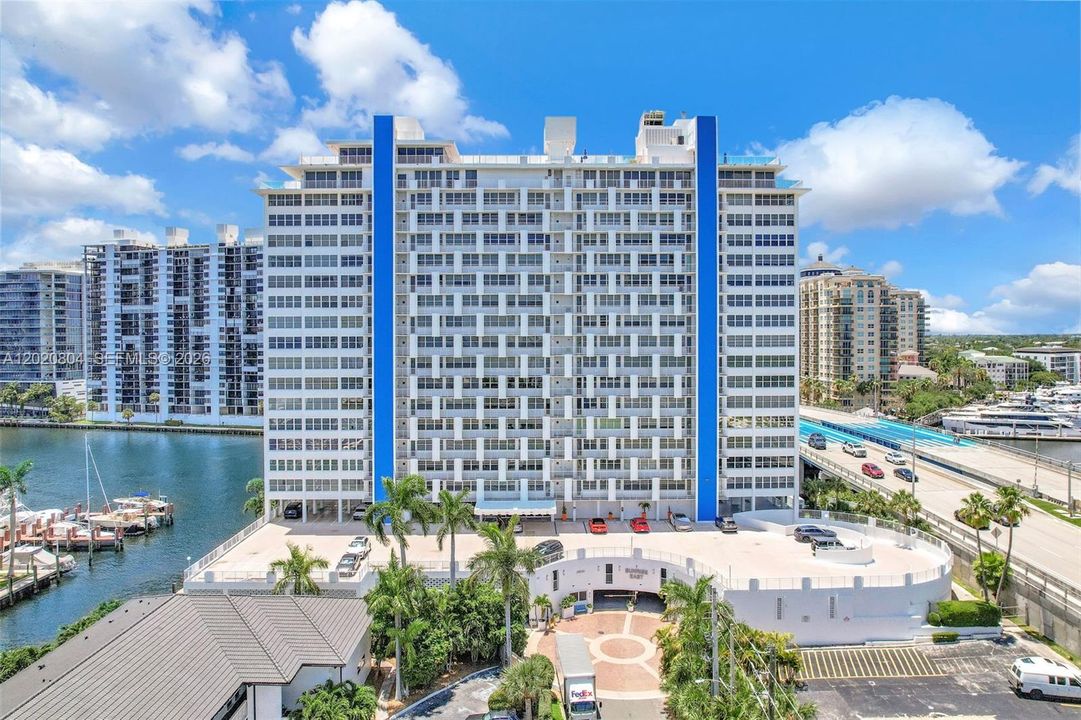 For Sale: $795,000 (2 beds, 2 baths, 1497 Square Feet)