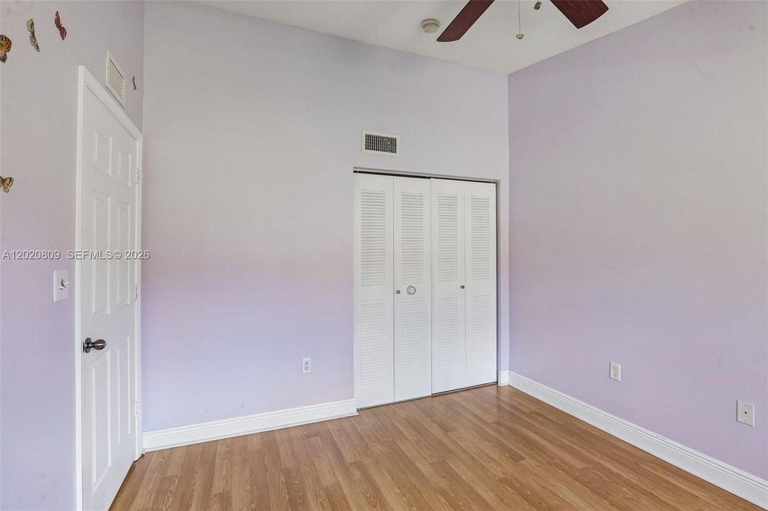 For Sale: $350,000 (3 beds, 2 baths, 1100 Square Feet)