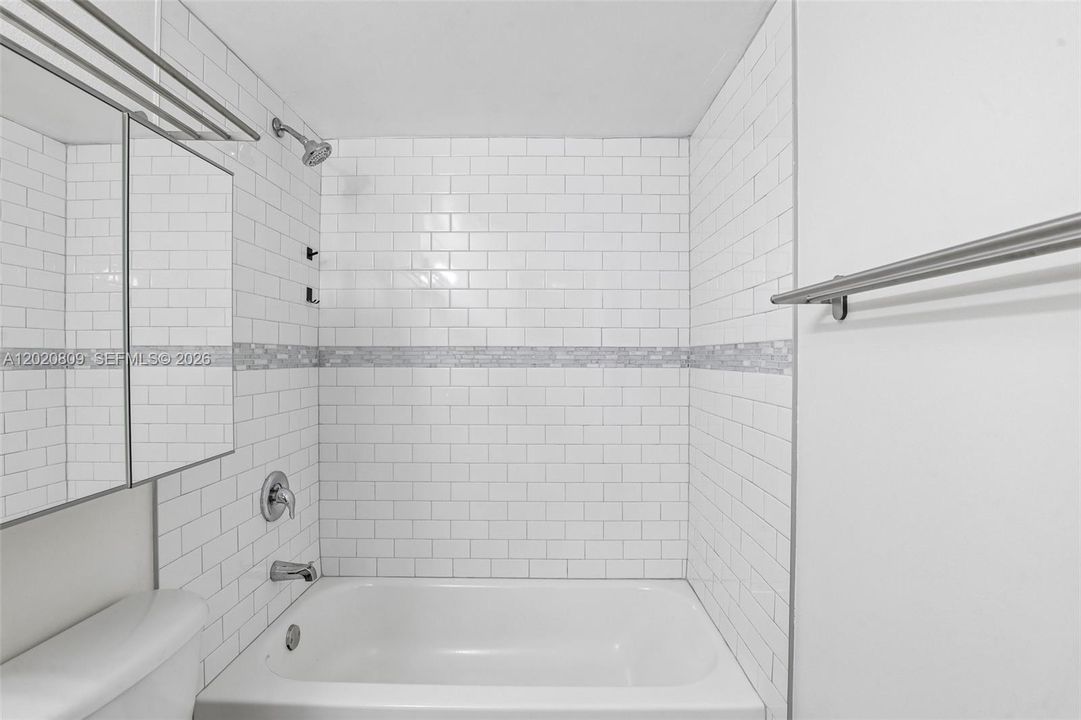 For Sale: $350,000 (3 beds, 2 baths, 1100 Square Feet)