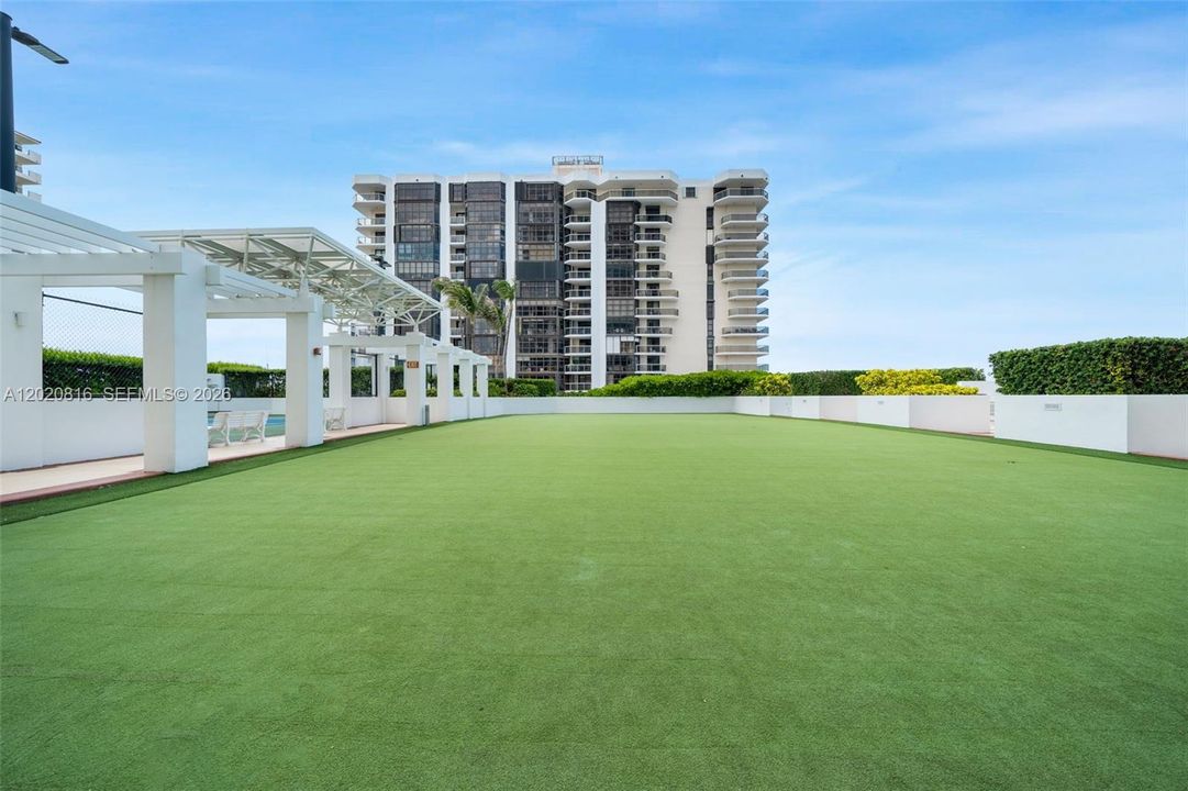 待售: $825,000 (1 贝兹, 1 浴室, 808 平方英尺)
