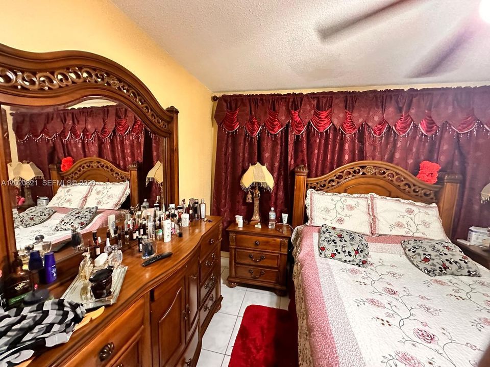 На продажу: $300,000 (2 спален, 2 ванн, 948 Квадратных фут)