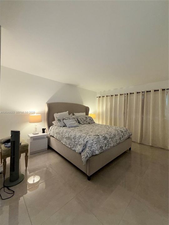 For Sale: $319,000 (2 beds, 2 baths, 1064 Square Feet)