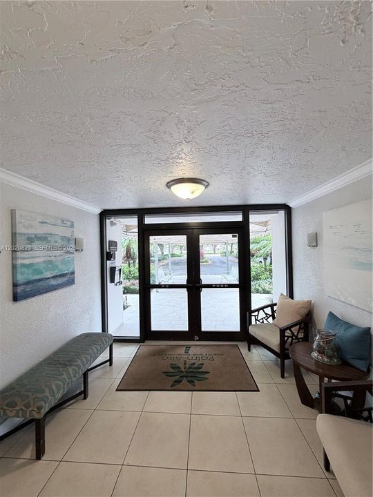 For Sale: $319,000 (2 beds, 2 baths, 1064 Square Feet)