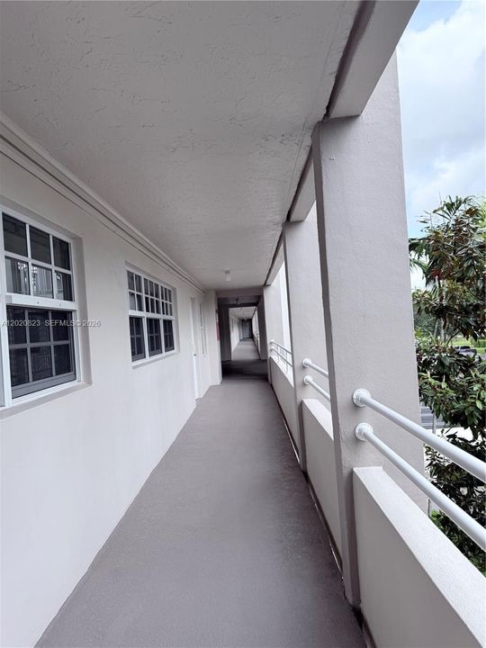 For Sale: $319,000 (2 beds, 2 baths, 1064 Square Feet)