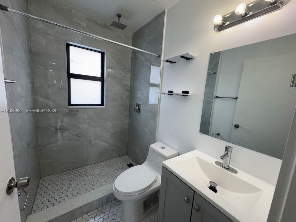 Activo con contrato: $1,600 (1 camas, 1 baños, 1000 Pies cuadrados)