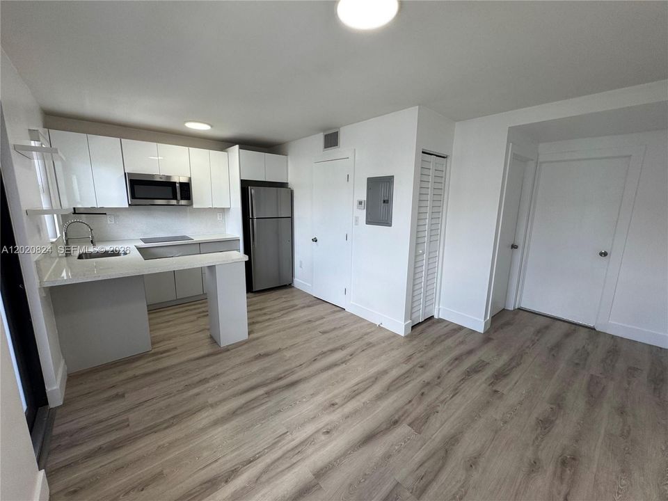 Activo con contrato: $1,600 (1 camas, 1 baños, 1000 Pies cuadrados)