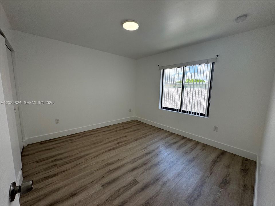 Activo con contrato: $1,600 (1 camas, 1 baños, 1000 Pies cuadrados)