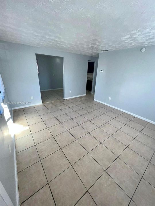 For Sale: $134,900 (3 beds, 1 baths, 828 Square Feet)