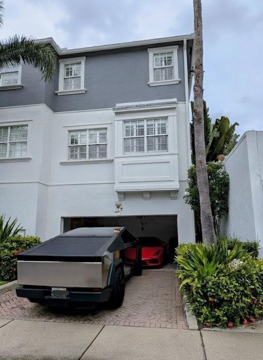 04 car Garage