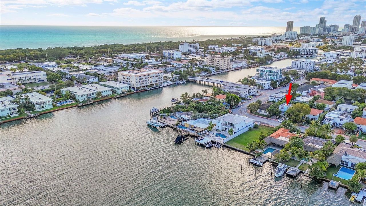 Active With Contract: $1,500 (1 beds, 1 baths, 400 Square Feet)
