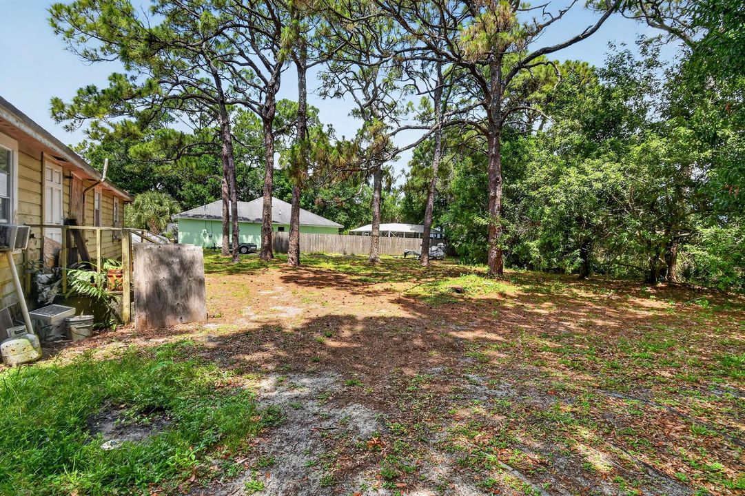 6761PalmGardenSt(5)