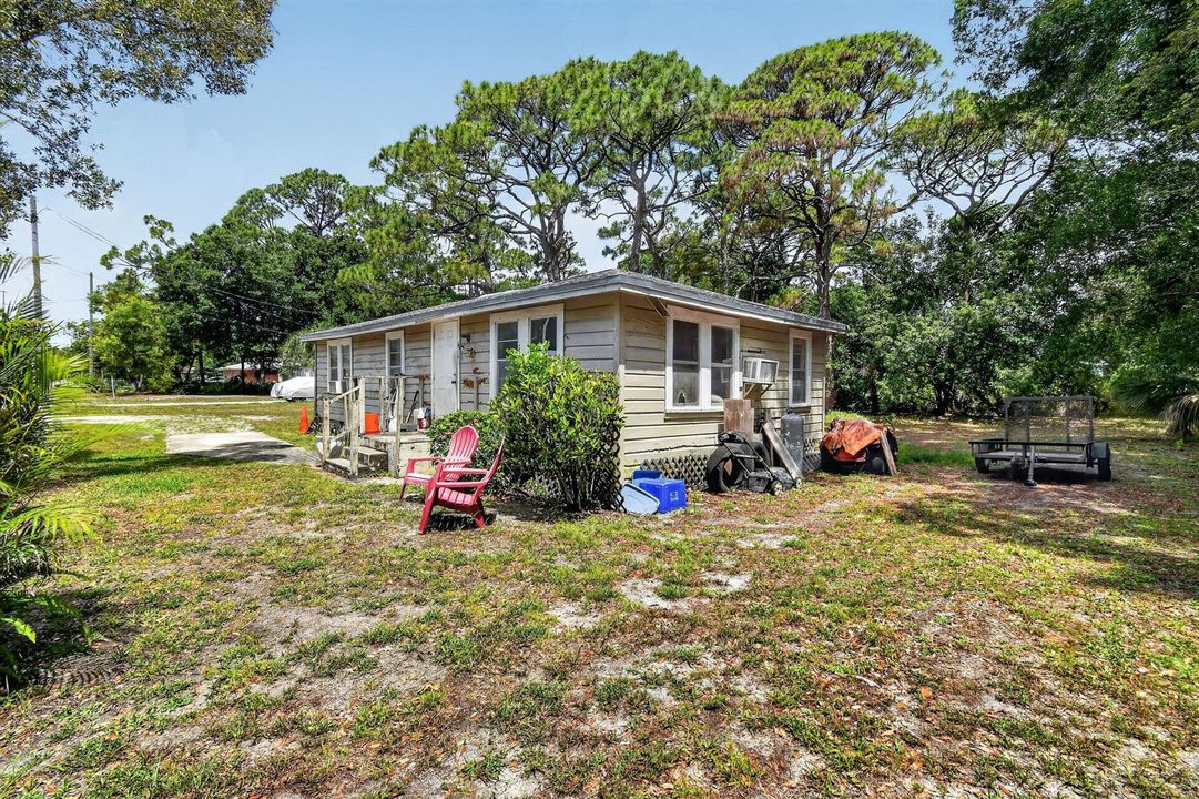 6761PalmGardenSt(8)