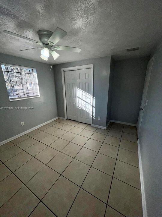For Rent: $1,000 (3 beds, 1 baths, 828 Square Feet)