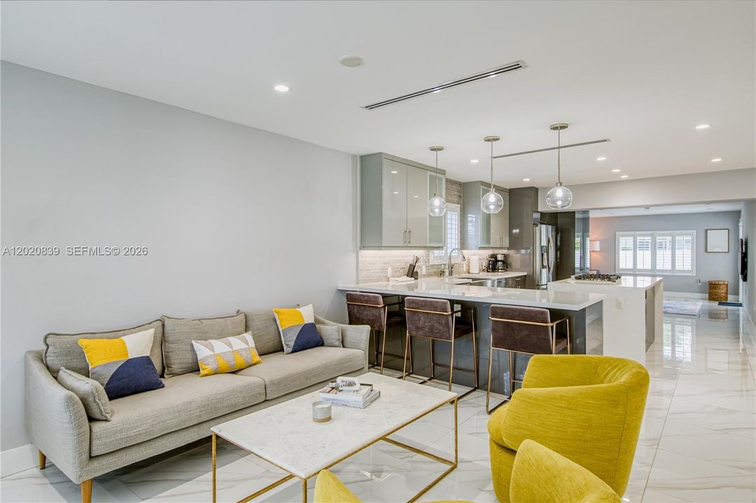 For Rent: $5,600 (3 beds, 2 baths, 1721 Square Feet)