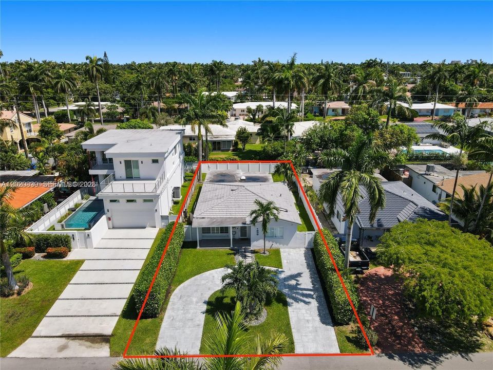 For Rent: $5,600 (3 beds, 2 baths, 1721 Square Feet)