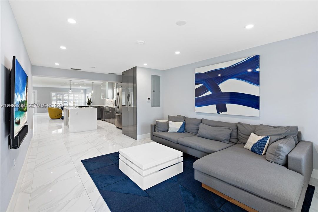 For Rent: $5,600 (3 beds, 2 baths, 1721 Square Feet)